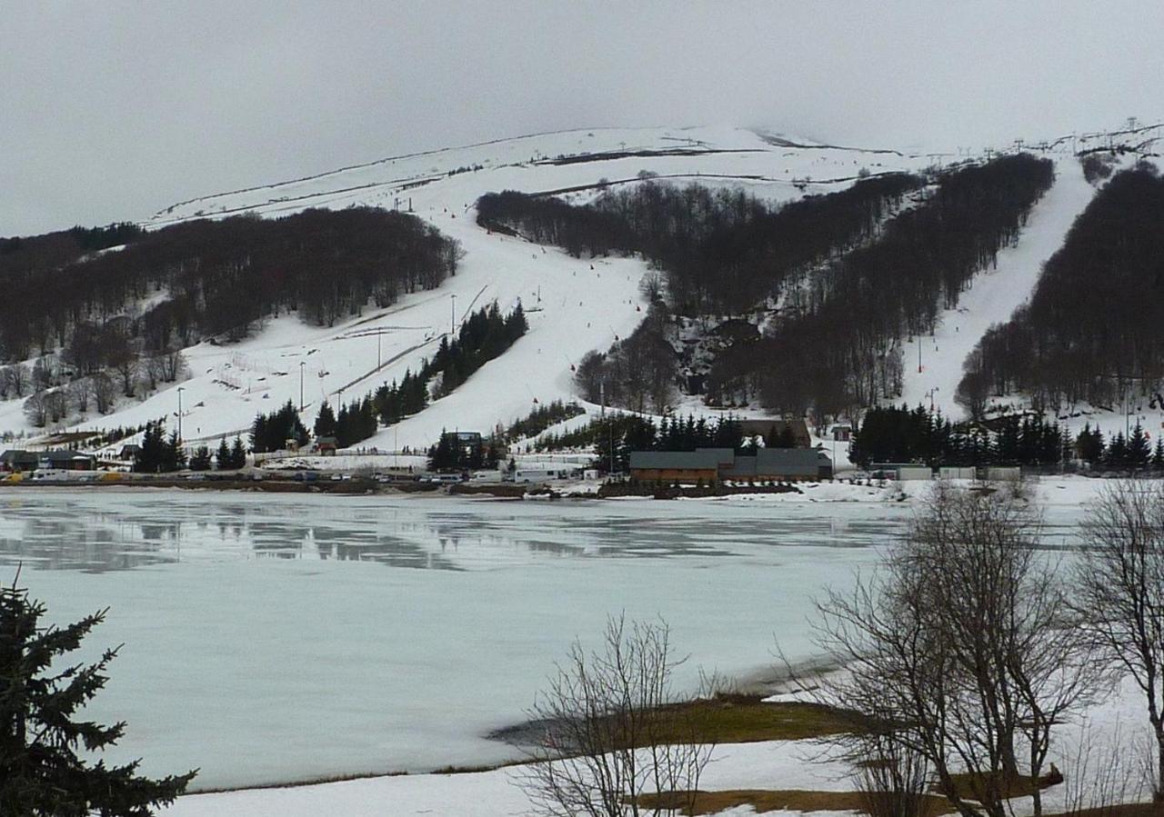 Super-Besse Residence Le Lac Bleu Serviere Chez Lorenzo Et Severine Екстериор снимка